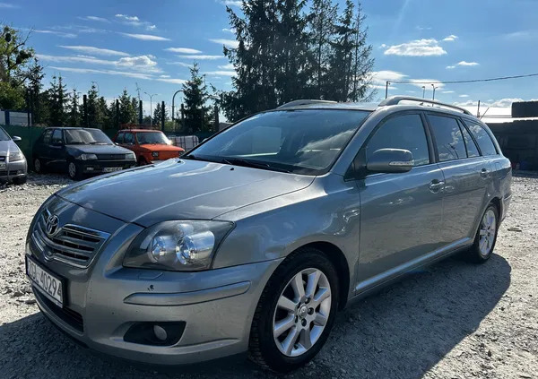 toyota avensis świętokrzyskie Toyota Avensis cena 5900 przebieg: 613000, rok produkcji 2007 z Wrocław